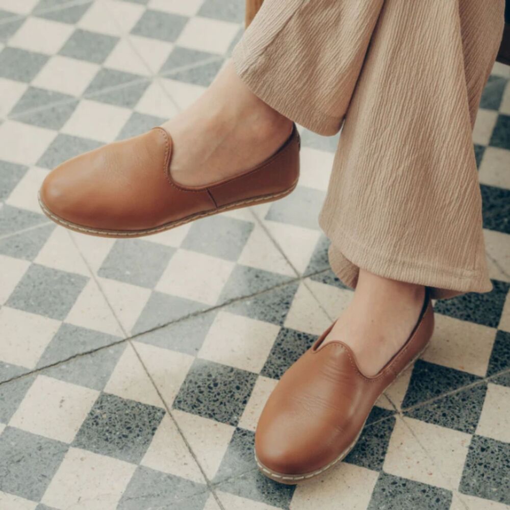 CHARIX Camel Slip-On Loafers 41